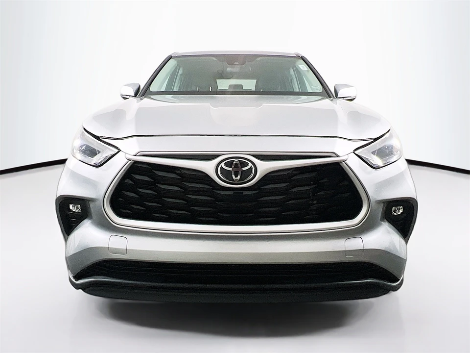 2024 Toyota Highlander - Image 2 of 12