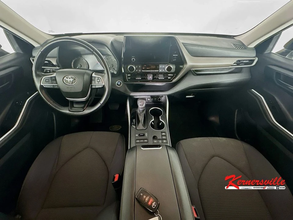 2024 Toyota Highlander - Image 10 of 12