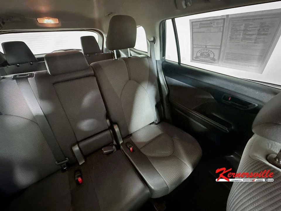 2024 Toyota Highlander - Image 14 of 21