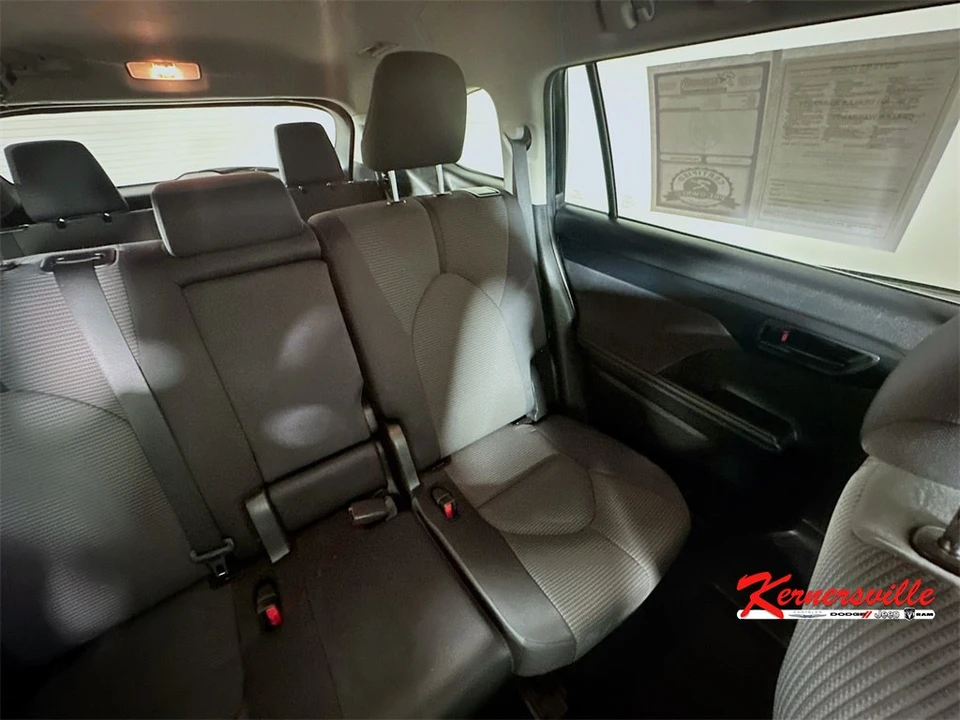 2024 Toyota Highlander - Image 14 of 21