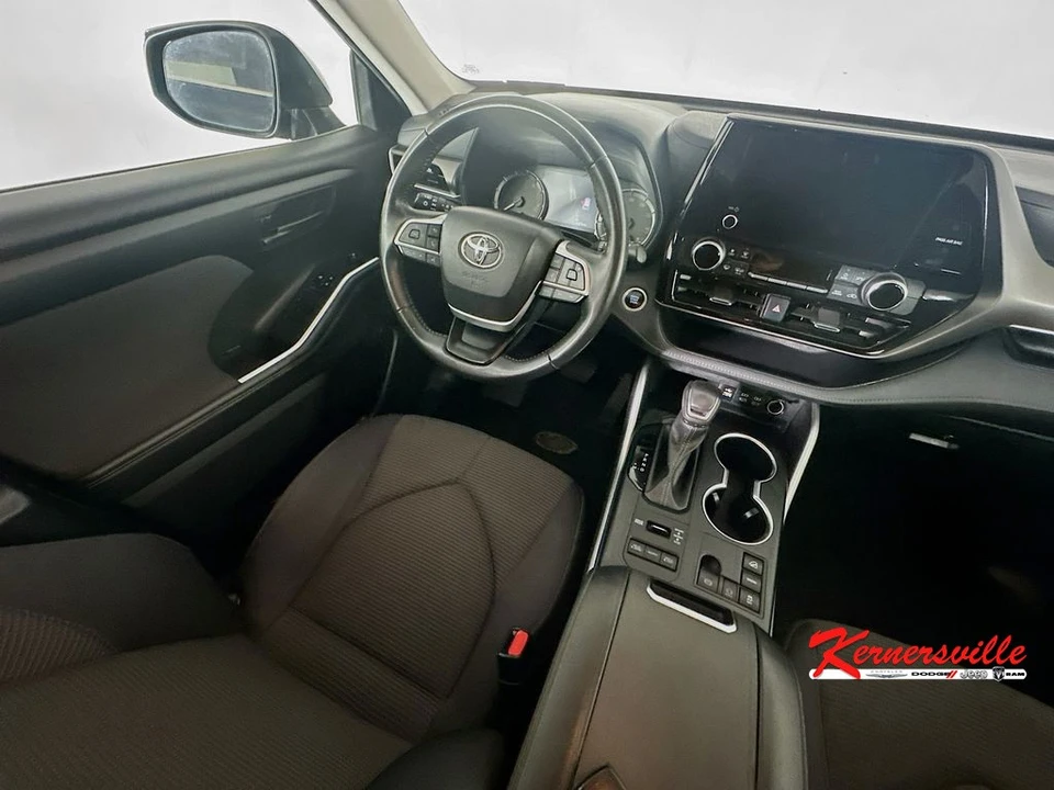 2024 Toyota Highlander - Image 9 of 21