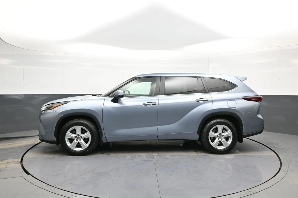 2024 Toyota Highlander - Image 9 of 12