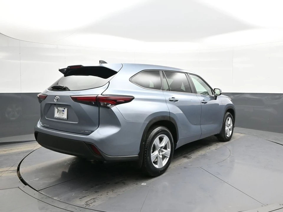 2024 Toyota Highlander - Image 6 of 12