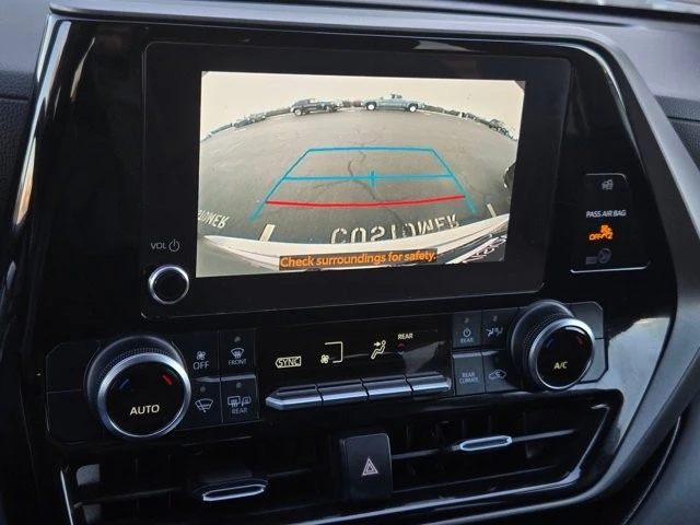 2024 Toyota Highlander - Image 15 of 21