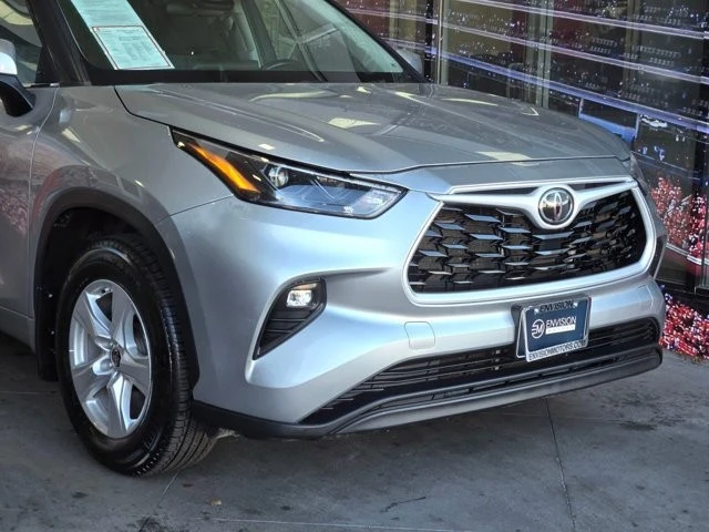 2024 Toyota Highlander - Image 2 of 21