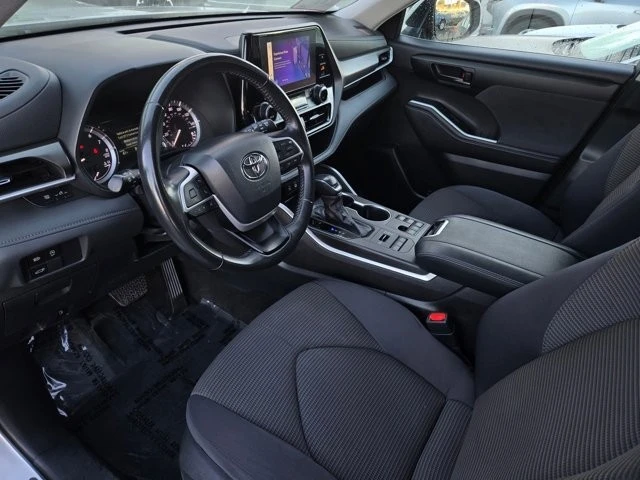 2024 Toyota Highlander - Image 8 of 12