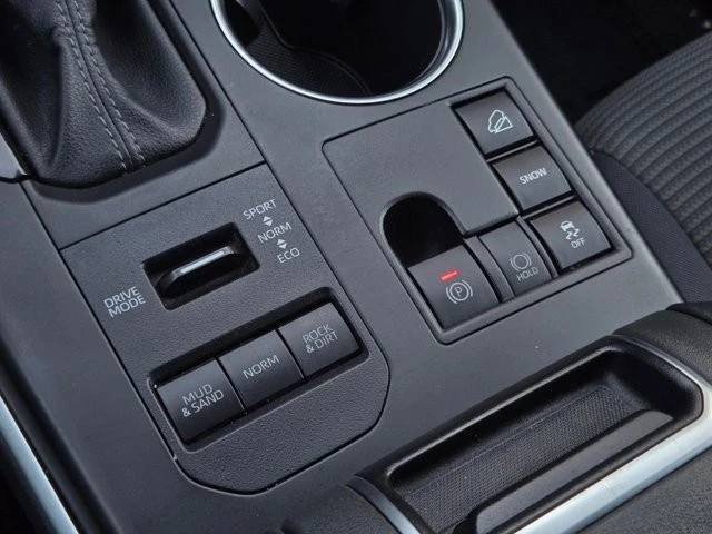 2024 Toyota Highlander - Image 18 of 21