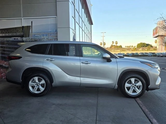 2024 Toyota Highlander - Image 4 of 21