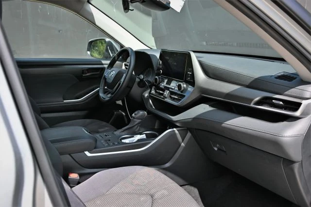 2024 Toyota Highlander - Image 18 of 21