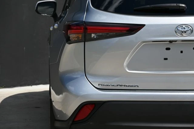 2024 Toyota Highlander - Image 9 of 21