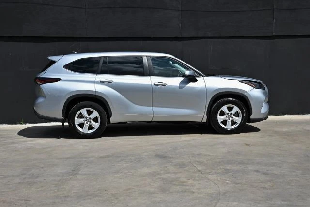 2024 Toyota Highlander - Image 6 of 21