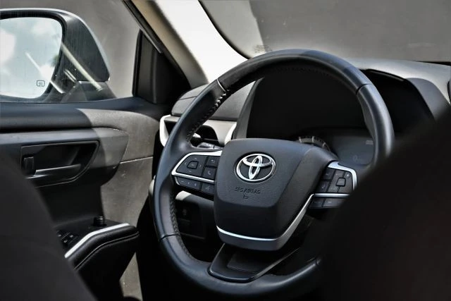 2024 Toyota Highlander - Image 13 of 21
