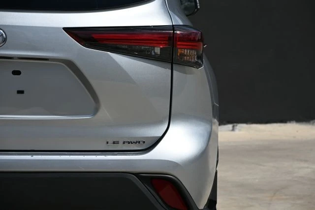 2024 Toyota Highlander - Image 10 of 21