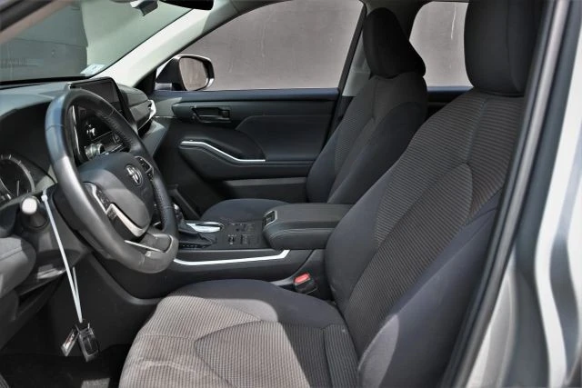 2024 Toyota Highlander - Image 16 of 21