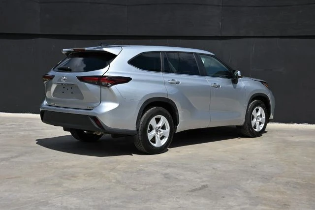 2024 Toyota Highlander - Image 3 of 21