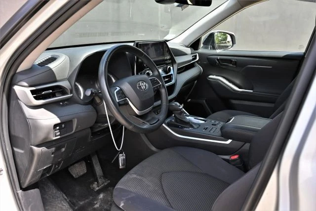 2024 Toyota Highlander - Image 15 of 21