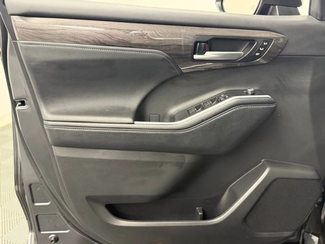 2024 Toyota Highlander - Image 14 of 21