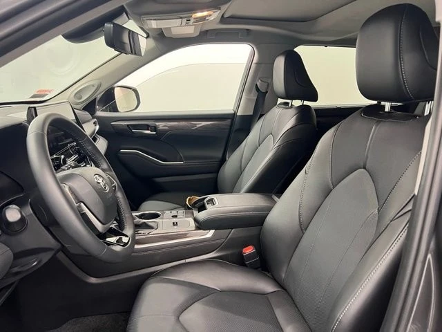 2024 Toyota Highlander - Image 9 of 12