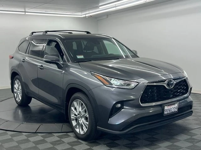 2024 Toyota Highlander - Image 2 of 12