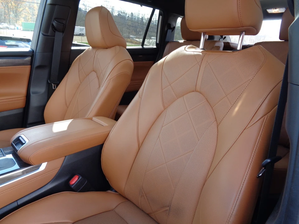 2024 Toyota Highlander - Image 15 of 21