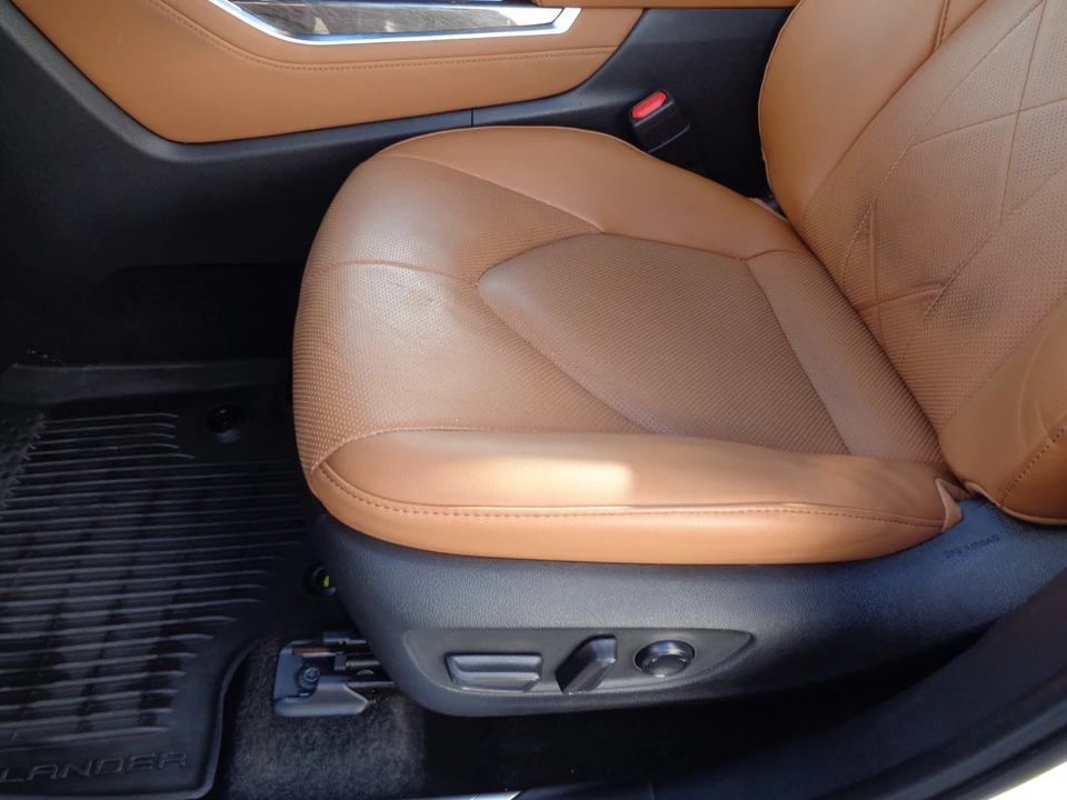 2024 Toyota Highlander - Image 14 of 21