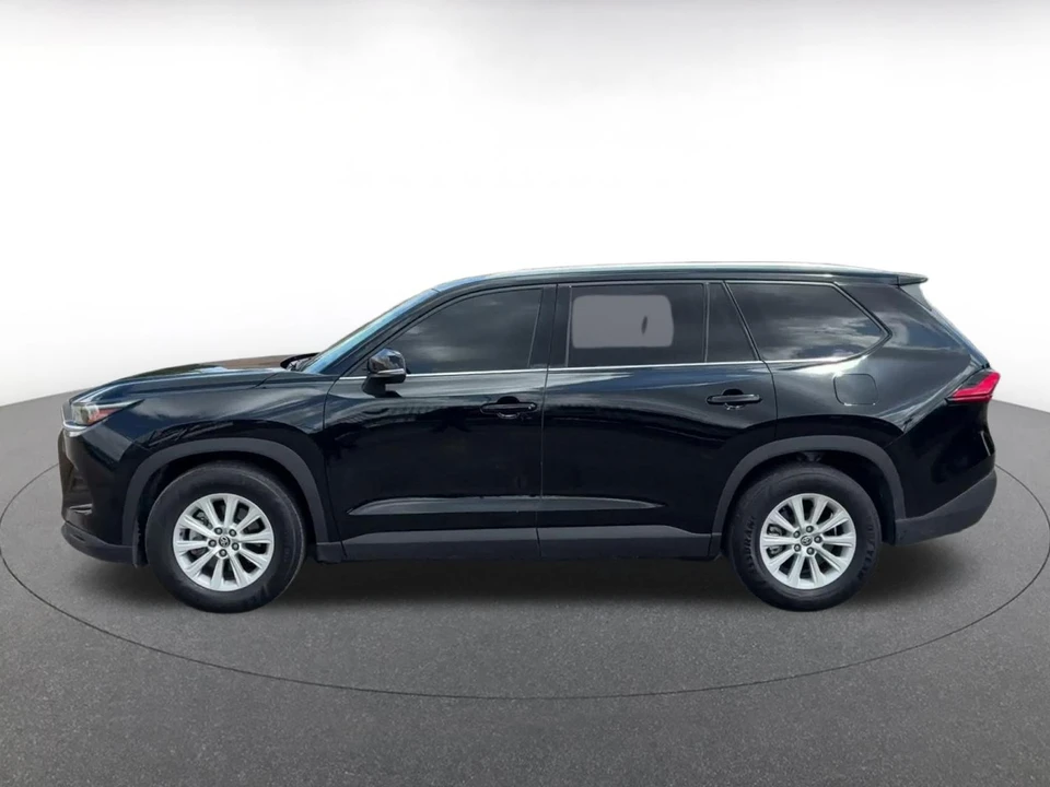 2024 Toyota Highlander - Image 11 of 31