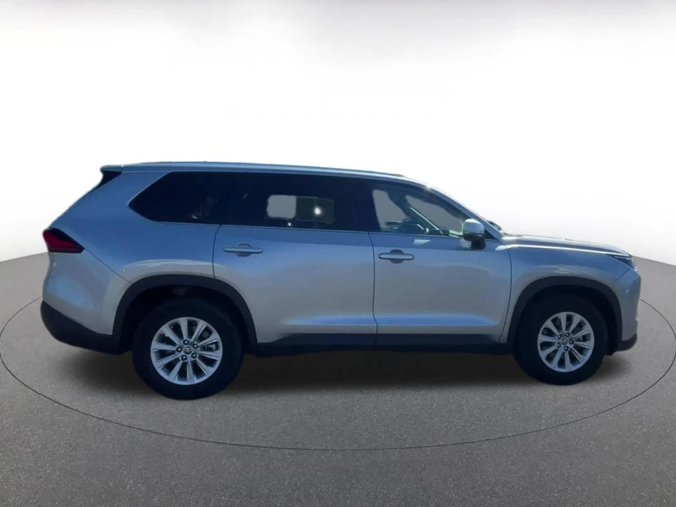 2024 Toyota Highlander - Image 17 of 31