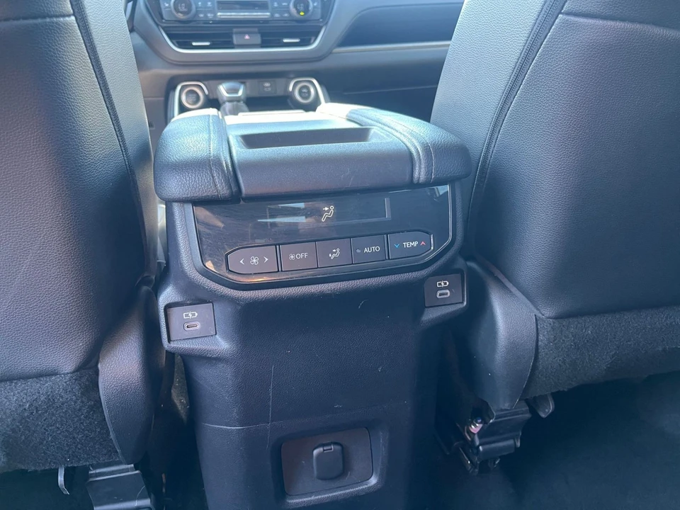 2024 Toyota Highlander - Image 26 of 31
