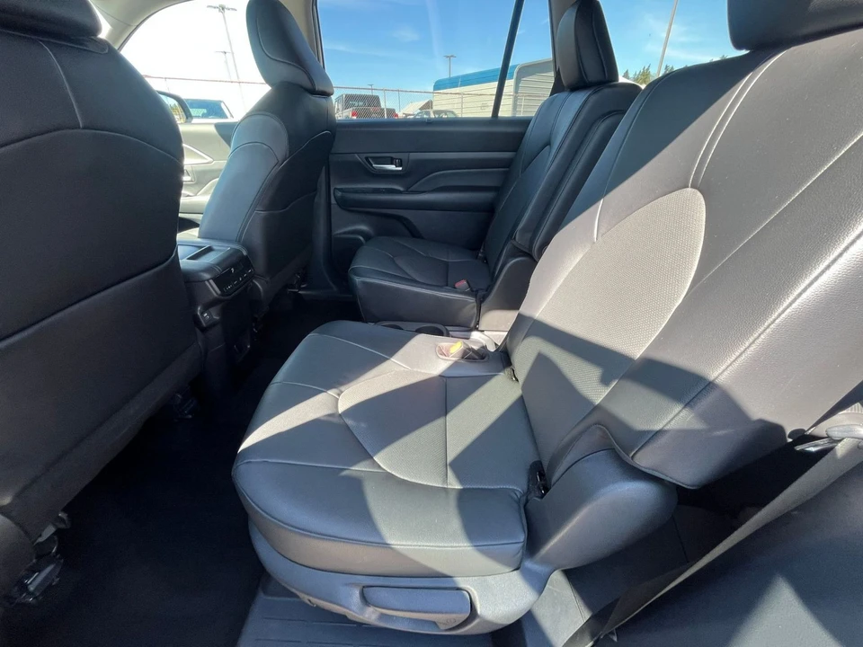 2024 Toyota Highlander - Image 28 of 31
