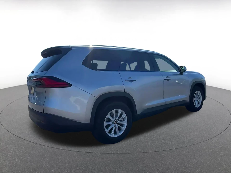 2024 Toyota Highlander - Image 16 of 31
