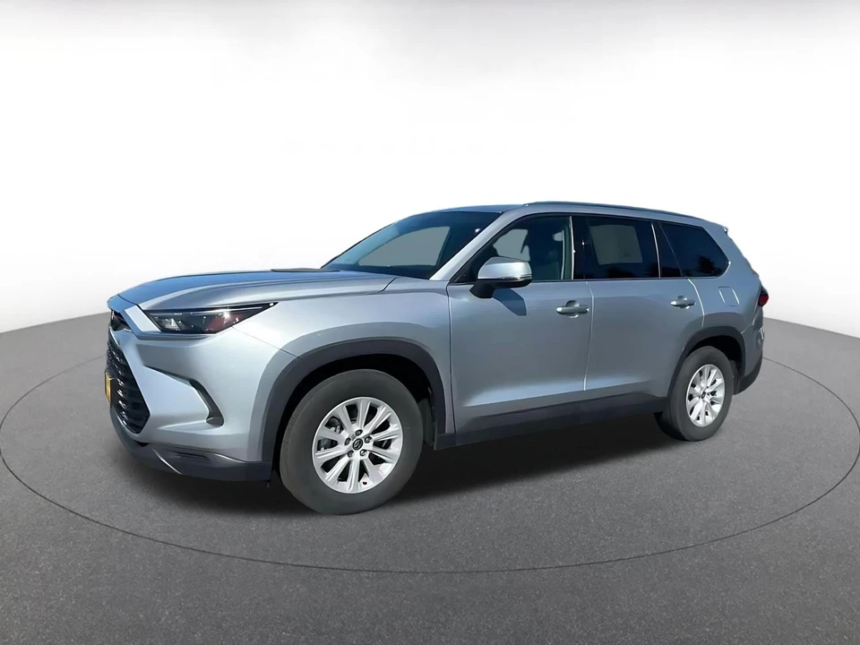 2024 Toyota Highlander - Image 8 of 31