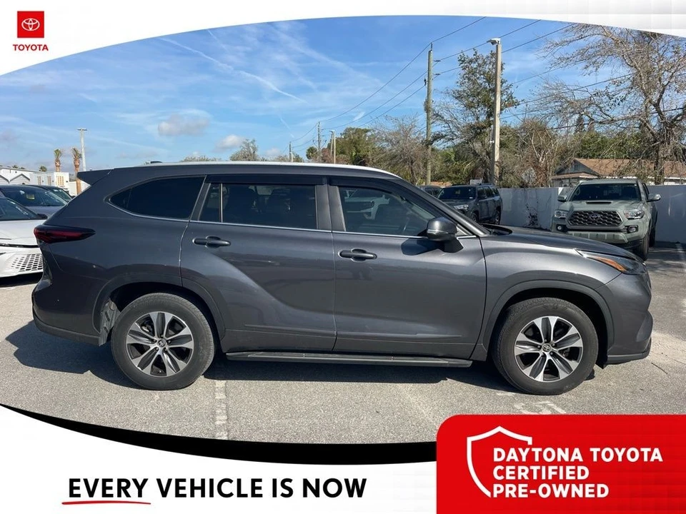2024 Toyota Highlander - Image 2 of 10