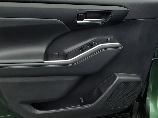 2024 Toyota Highlander - Image 9 of 12