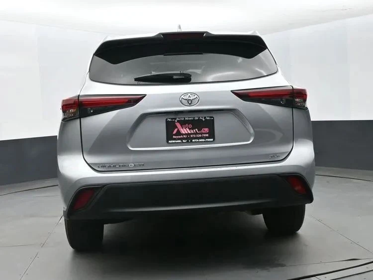 2024 Toyota Highlander - Image 8 of 12