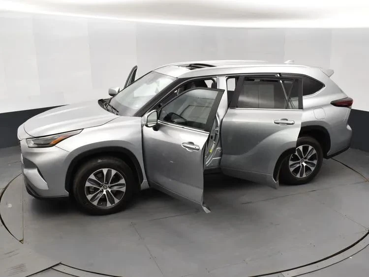 2024 Toyota Highlander - Image 7 of 12
