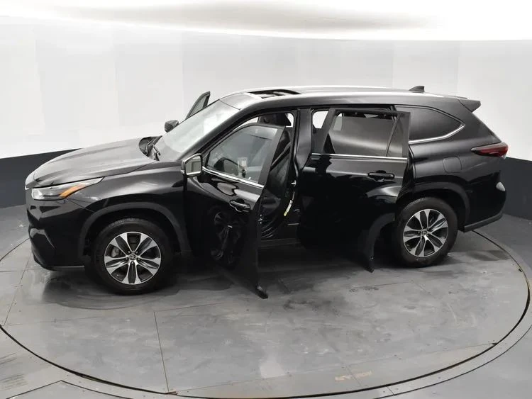 2024 Toyota Highlander - Image 7 of 12