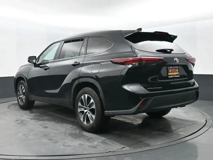 2024 Toyota Highlander - Image 9 of 12