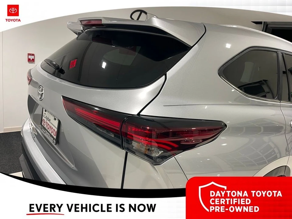 2024 Toyota Highlander - Image 10 of 12
