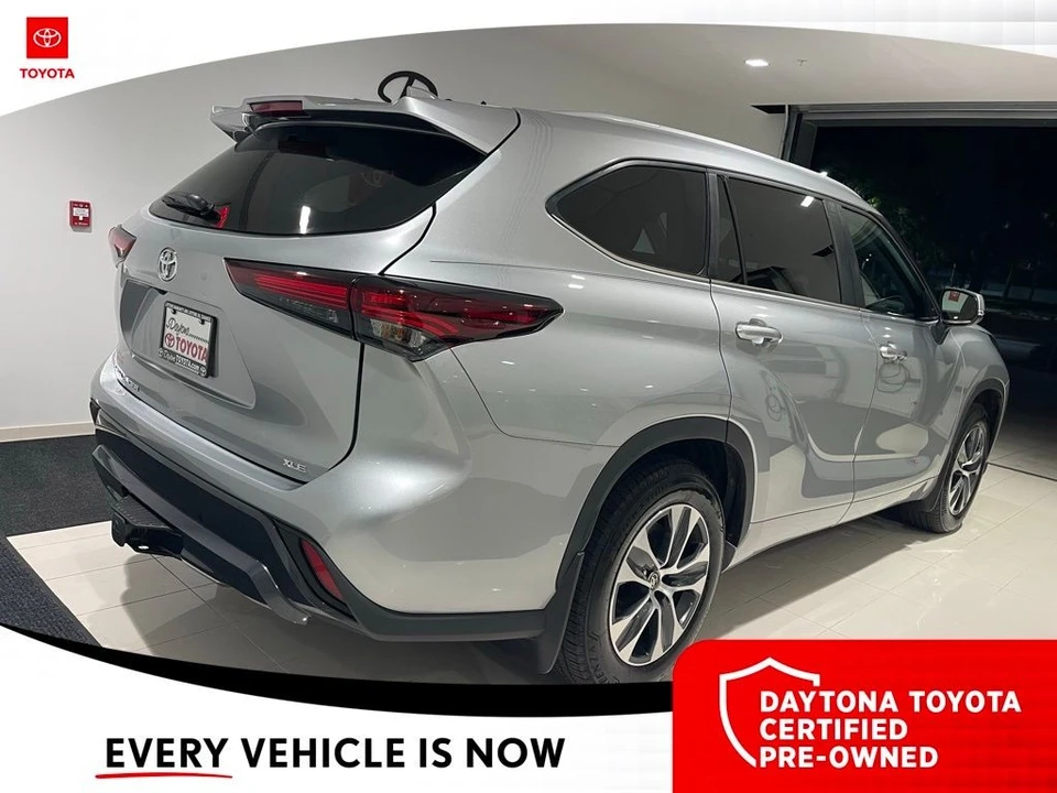 2024 Toyota Highlander - Image 8 of 12