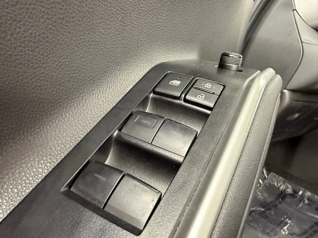 2024 Toyota Highlander - Image 15 of 21