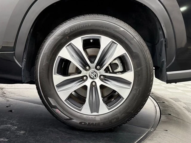 2024 Toyota Highlander - Image 13 of 21