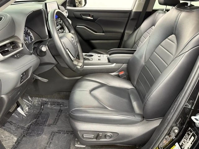 2024 Toyota Highlander - Image 17 of 21