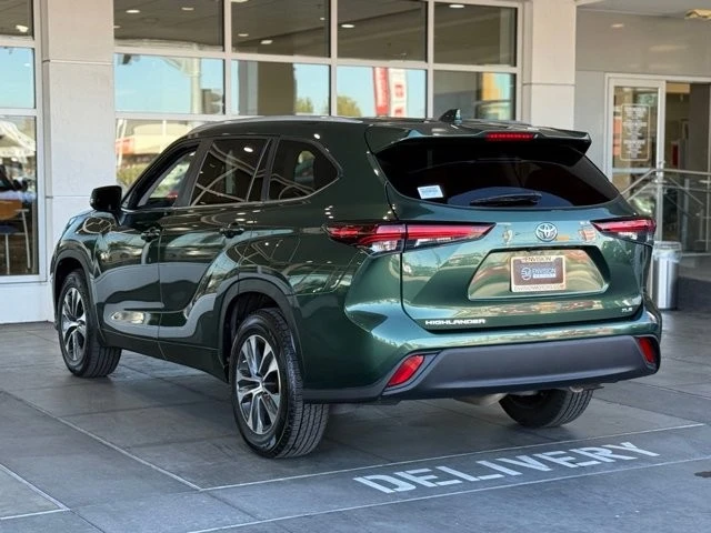 2024 Toyota Highlander - Image 9 of 12