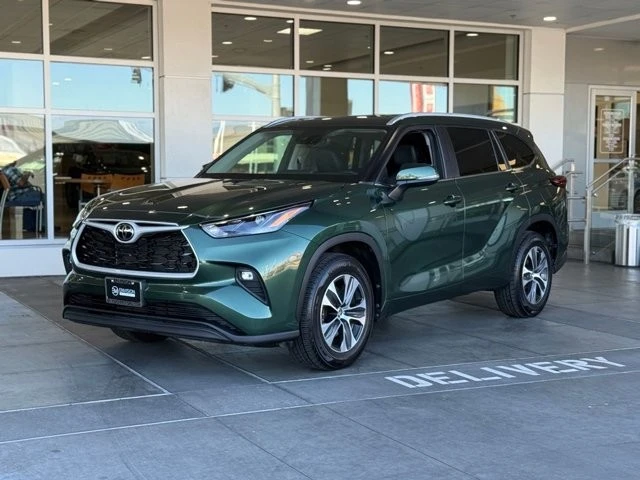 2024 Toyota Highlander - Image 2 of 21