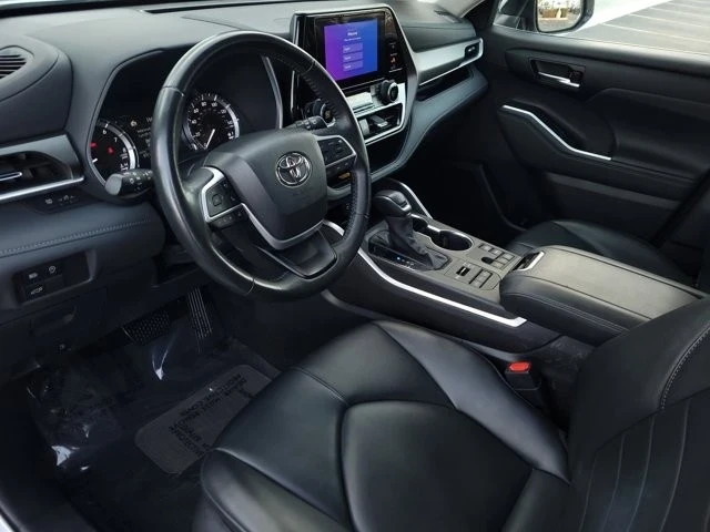 2024 Toyota Highlander - Image 8 of 12