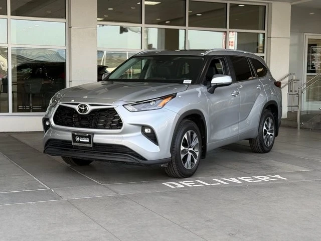 2024 Toyota Highlander - Image 2 of 21