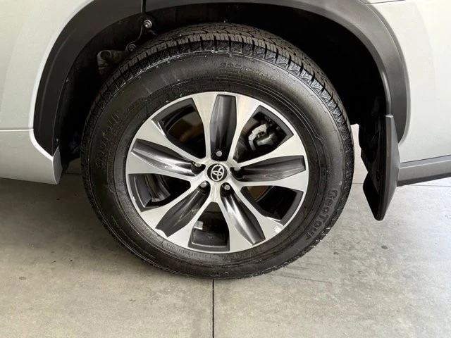 2024 Toyota Highlander - Image 18 of 21