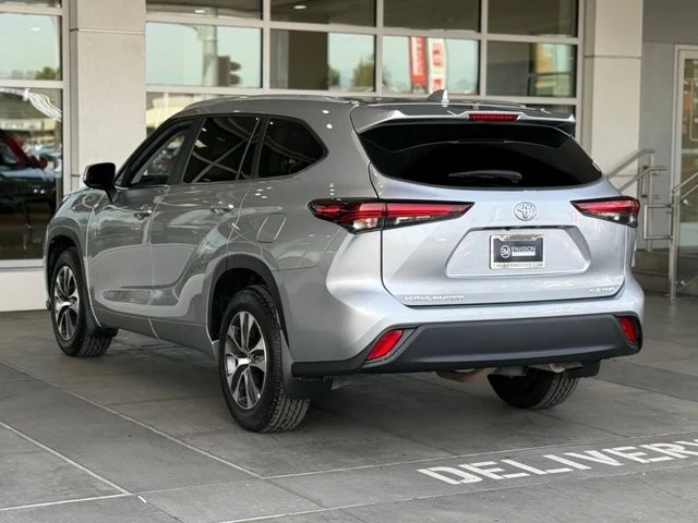 2024 Toyota Highlander - Image 10 of 21