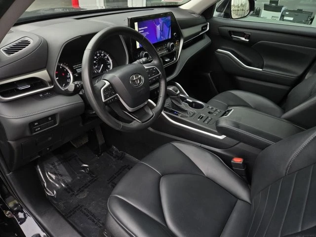 2024 Toyota Highlander - Image 8 of 12