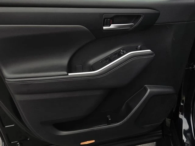 2024 Toyota Highlander - Image 9 of 12